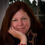 Candi Licence headshot