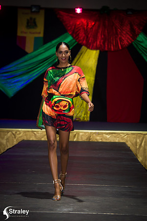 I AM 473 Fashion Show 2020 01 18 - 0354