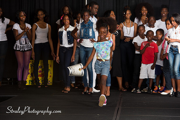 Proteges of Fashion 2013 08 03  - 0519