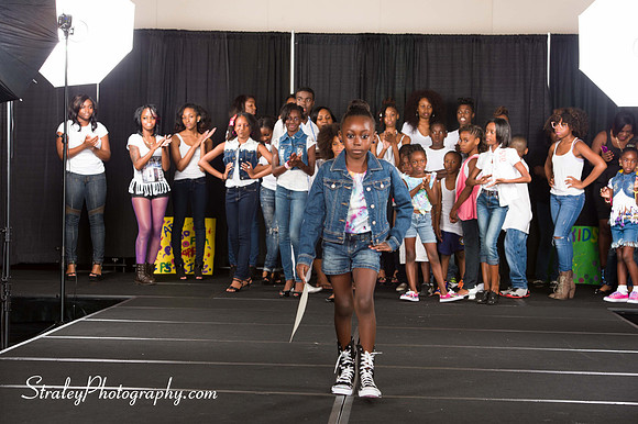 Proteges of Fashion 2013 08 03  - 0514