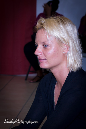 _D818758