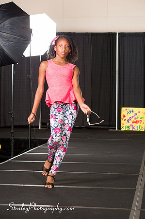 Proteges of Fashion 2013 08 03  - 0125