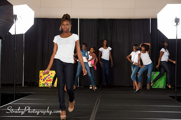 Proteges of Fashion 2013 08 03  - 0696