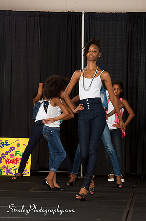 Proteges of Fashion 2013 08 03  - 0710