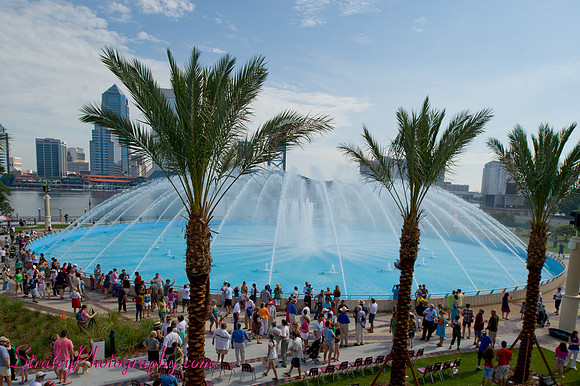 Friendship Fountain Opening Day 2011 06 18 -58