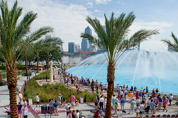 Friendship Fountain Opening Day 2011 06 18 -57