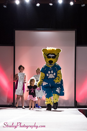 Angelwood Fashion Show Performers - 2012 08 17 - 0805