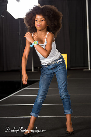 Proteges of Fashion 2013 08 03  - 0806