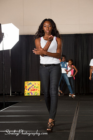 Proteges of Fashion 2013 08 03  - 0750